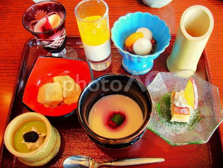 和風デザートビュッフェ バイキング,フルーツ,トッピングの写真素材