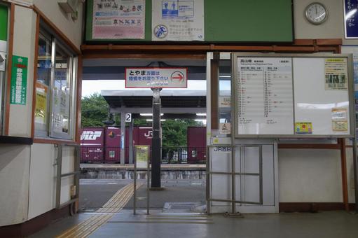 JR高山本線、速星駅、改札口 JR高山本線、速星駅、改札口の写真