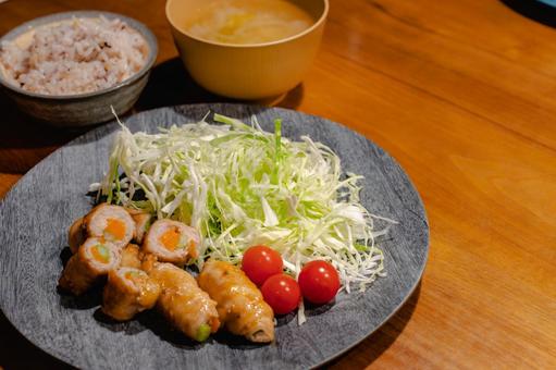 豚肉の野菜巻きの夕食 夕食,和食,豚肉の写真素材