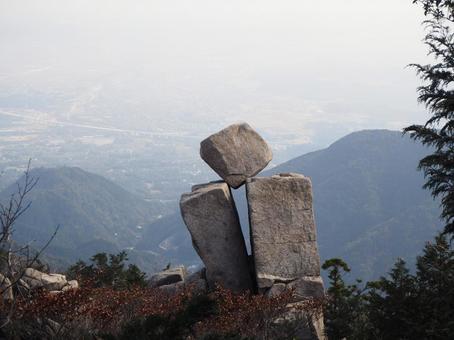 御在所の地蔵岩 御在所の地蔵岩 地蔵岩,御在所岳,奇岩の写真素材