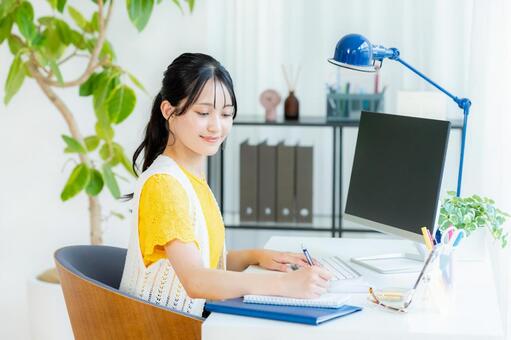 オフィスで働くビジネスウーマン ビジネスウーマン,オフィス,若い女性の写真素材