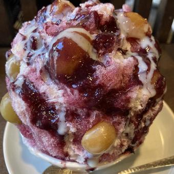 かき氷 かき氷,ぶどう,氷の写真素材