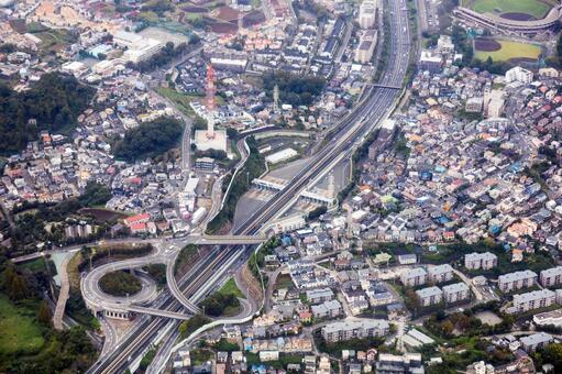 横浜新道の新保土ヶ谷料金所付近を空撮 空撮,航空写真,横浜新道の写真素材