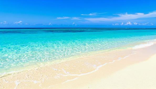 エメラルドビーチ　海の写真