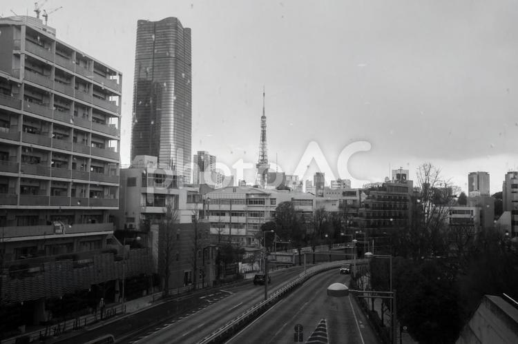 ガラス越しの六本木（雨天） 六本木,東京タワー,雨天の写真素材