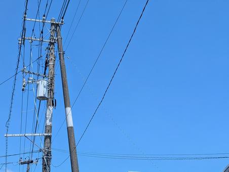 外国のように電線が多い風景 外国のように電線が多い風景の写真