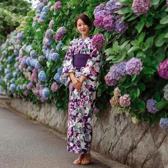 紫陽花と浴衣美女 紫陽花と浴衣美女の写真