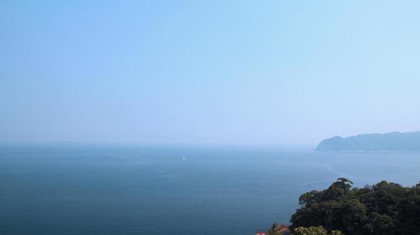 錦ヶ浦山頂から眺める晩夏の相模湾 錦ヶ浦山頂から眺める晩夏の相模湾の写真