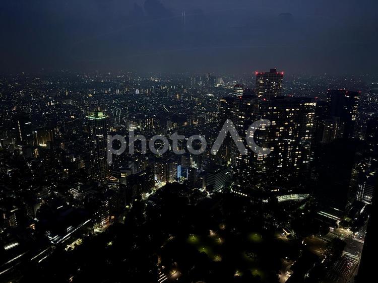 夜の東京上空　曇りの日 夜空,春霞,曇りの写真素材
