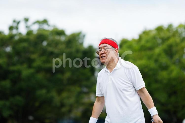 運動するシニア男性 男性,スポーツ,運動の写真素材