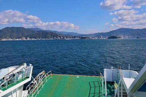 フェリーの上から見た瀬戸内内 フェリー,海,風景の写真素材