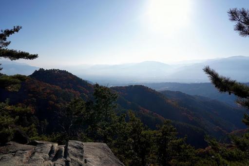 山頂から見下ろす秋の山並み 山並み,山,風景の写真素材