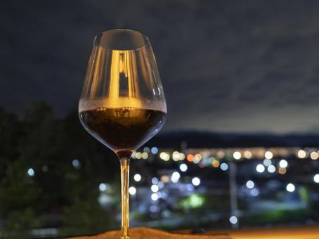 夏夜にきらめく赤ワイン 夏夜にきらめく赤ワイン ワイン,赤ワイン,グラスの写真素材