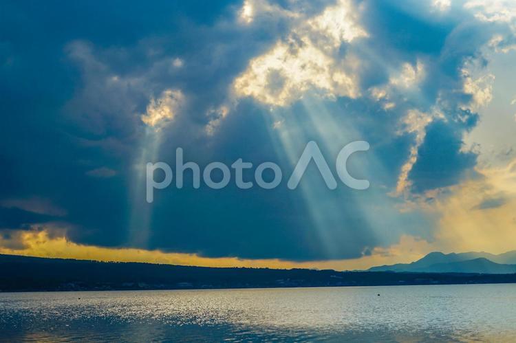山中湖の夕暮れ風景 山中湖,湖,山梨県の写真素材