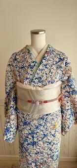 着付け　七五三　ママ　練習 着付け,着物,七五三の写真素材