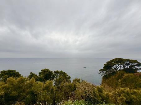 江ノ島から眺める相模湾の絶景と曇天 江ノ島から眺める相模湾の絶景と曇天 空,曇天,曇り空の写真素材