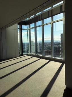 高層階の窓 高層階の窓の写真