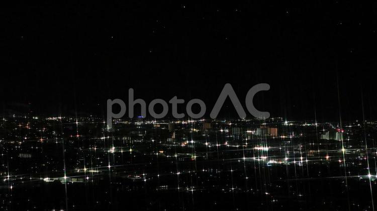 早春の岩本山公園から望む夜の街灯り 夜景,市街地,明かりの写真素材