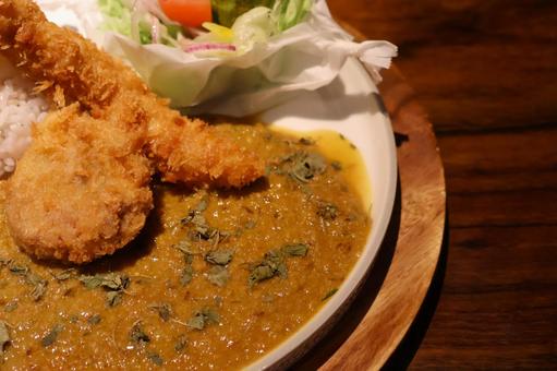 Photo, seafood curry, fried shrimp, ground meat cutlet, 