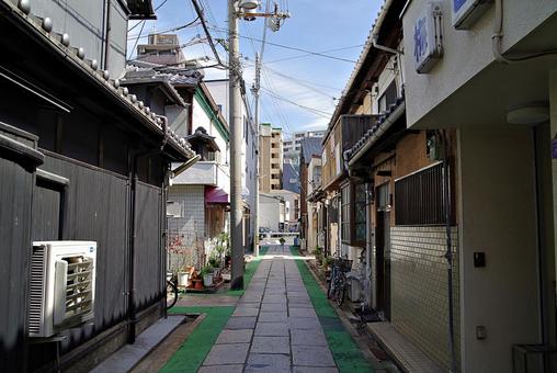 昭和の雰囲気を残す町角 昭和の雰囲気を残す町角 町角,路地,隘路の写真素材