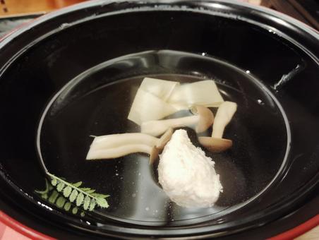 鶏しんじょのお吸い物 鶏しんじょのお吸い物の写真