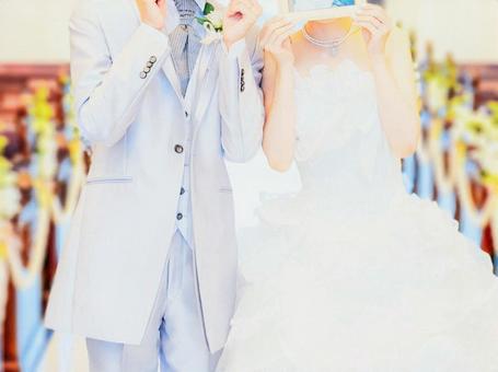 Newlyweds enjoying a photo wedding ② Newlyweds enjoying a photo wedding ②