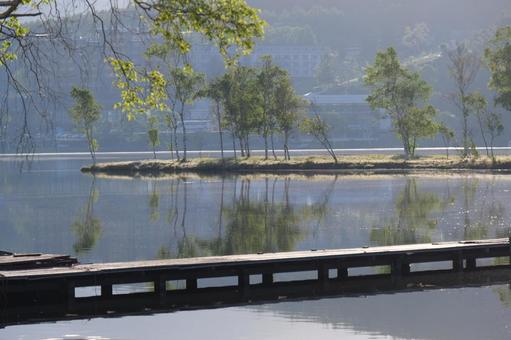 湖畔の写真
