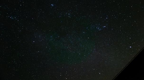 凍てつく夜に煌めく冬の星空 凍てつく夜に煌めく冬の星空 冬,星空,夜の写真素材