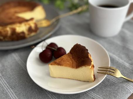 バスクチーズケーキ バスクチーズケーキ デザート,チーズケーキ,バスクチーズケーキの写真素材