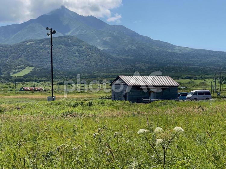 北海道　利尻島　富士野園地　北のカナリアたちロケ地 北海道,利尻島,利尻富士の写真素材