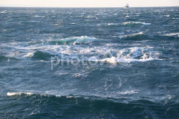 海の白波 海,白波,船の写真素材