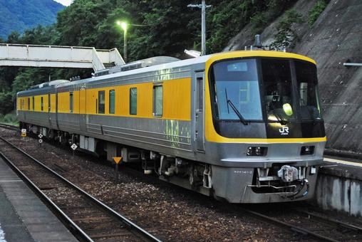 キヤ141 検測車 津山線 キヤ141 検測車 津山線 鉄道,電車,線路の写真素材