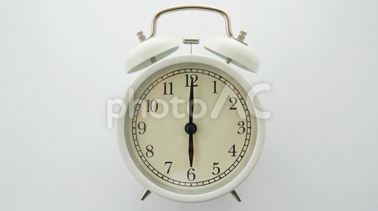 アンティーク時計、6時（18時） 時計,6時,18時の写真素材