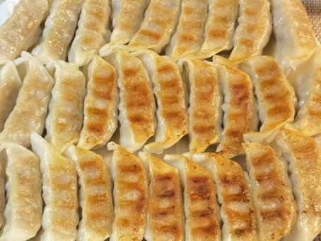 餃子 餃子の写真