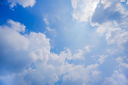 Midsummer blue sky and white clouds, JPG