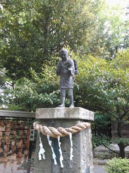 二宮尊徳　銅像(報徳二宮神社にある) 二宮尊徳,二宮金次郎,銅像の写真素材