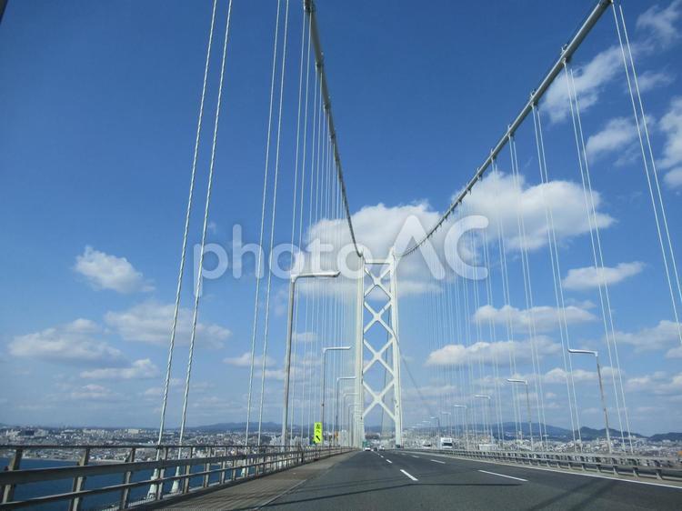 明石海峡大橋を渡る 明石海峡大橋,ドライブ,橋の写真素材