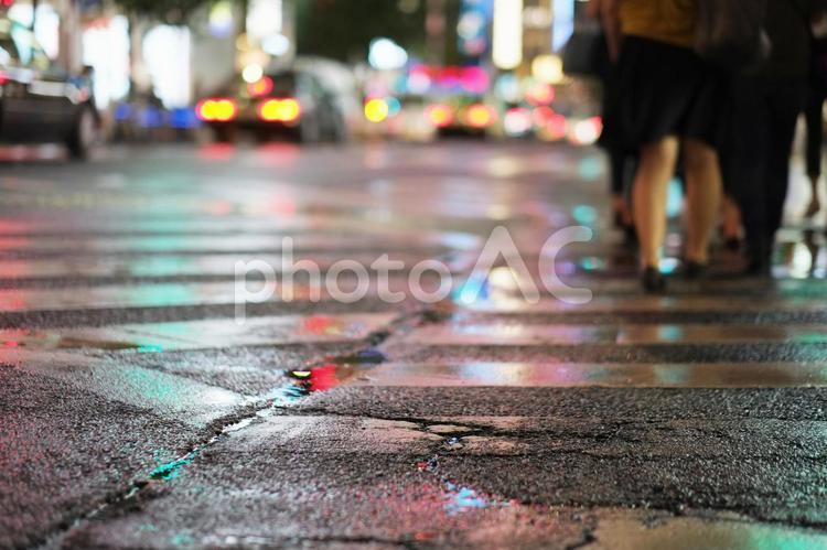 雨上がりの夜 雨上がりの夜 雨,夜,繁華街の写真素材
