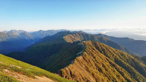 大天井岳から見る表銀座稜線 大天井岳から見る表銀座稜線 山,北アルプス,登山の写真素材