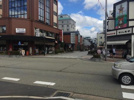 高山の県道74号線と駅前中央通りの交差点 駅前中央通り,高山駅,駅前の写真素材