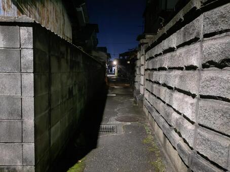 夜道 路地,夜,夜道の写真素材