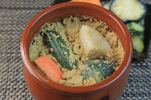 Photo, pickled vegetables, rice bran, bran bed, 