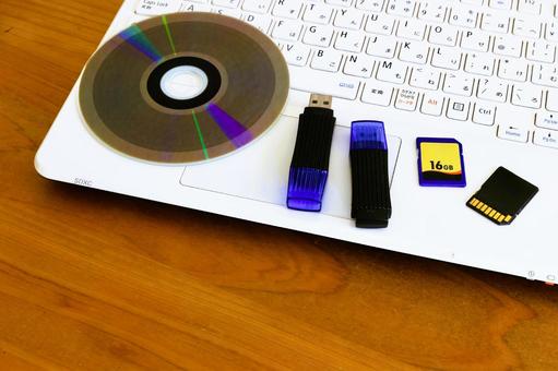 記録媒体 バックアップ ビジネスアイテム 記録媒体 バックアップ ビジネスアイテム 記録媒体,バックアップ,パソコン周辺機器の写真素材