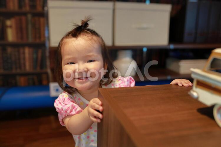 新築の子供部屋で遊ぶ赤ちゃん7 新築,子供部屋,赤ちゃんの写真素材