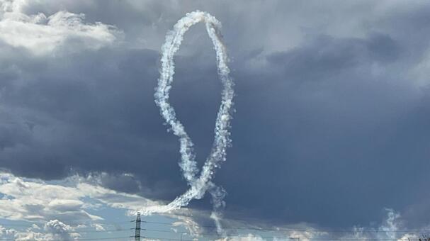 ブルーインパルス 空,ブルーインパルス,雲の写真素材