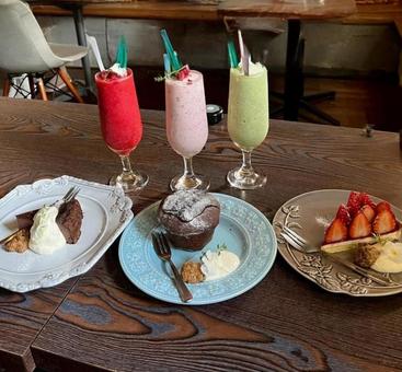 ケーキとドリンク ケーキ,ドリンク,ケーキセットの写真素材