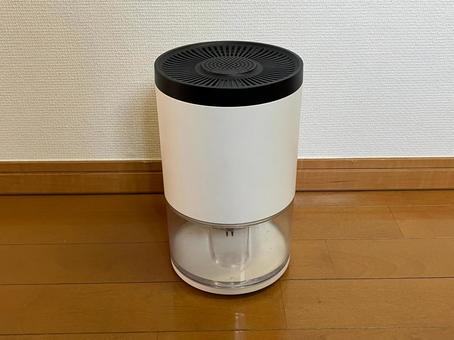 小型の除湿器 小型の除湿器の写真