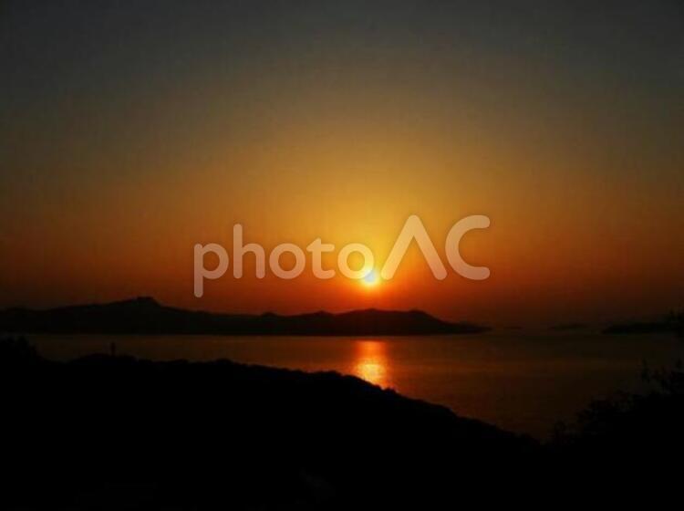 夕焼けの海 海,自然,風景の写真素材