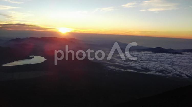 富士山　ご来光 富士山,観光,ハイキングの写真素材