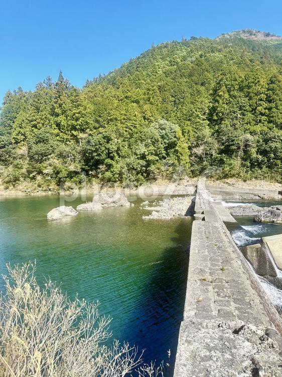 七色峡　冬の河　七色ダム　峡谷美 七色峡,冬の河,七色ダムの写真素材